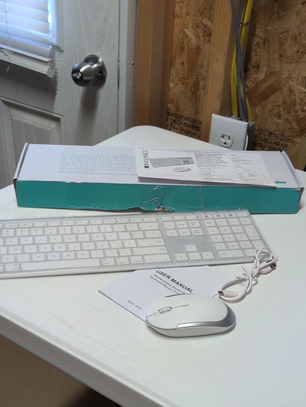 Macally Premium Bluetooth Keyboard and Mouse Combo - White